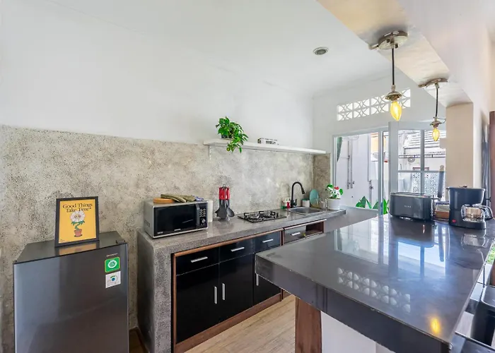 別荘 Mona Nest Canggu 2br Tiny House With Rooftop And Cozy Workspace